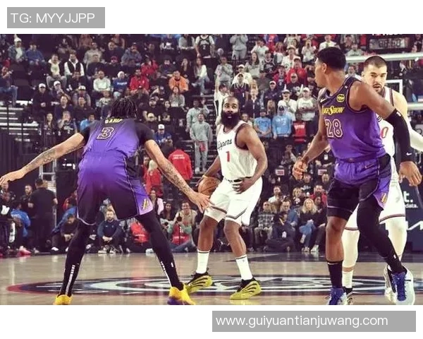 快船队再次战胜湖人，获取关键胜利